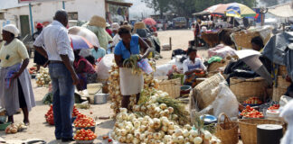 vegetable vendors at Birchnough bridge